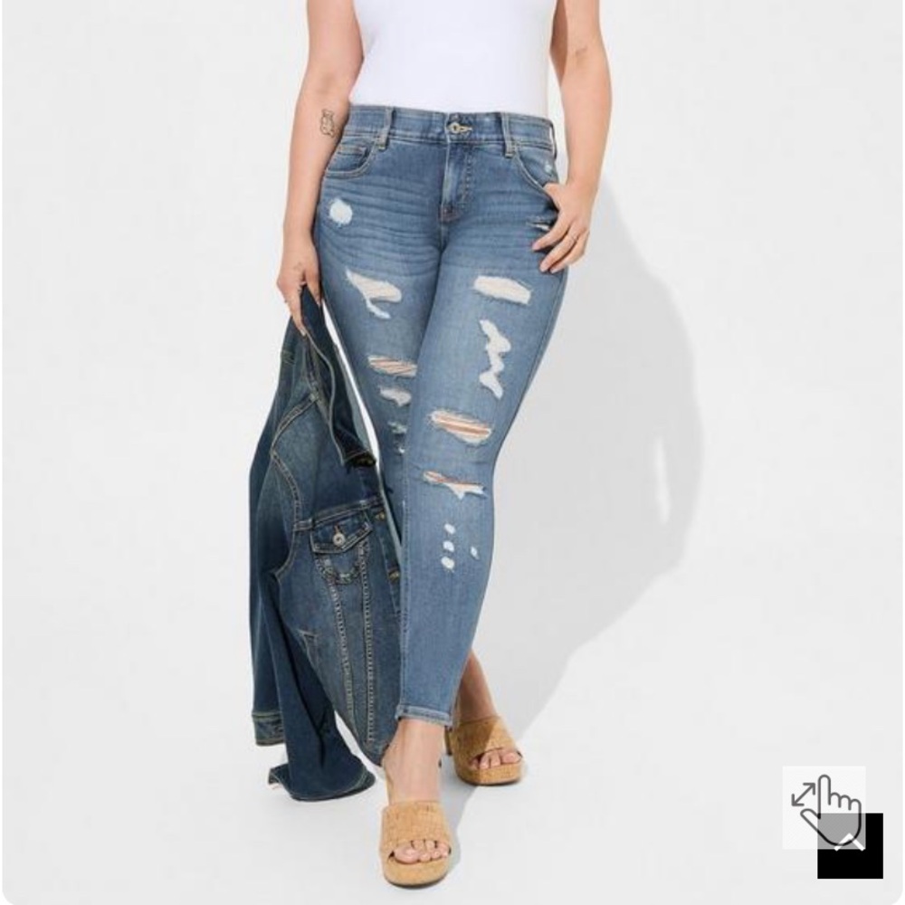 Torrid 12R Bombshell Skinny Premium Stretch High-Rise Destructed Jean